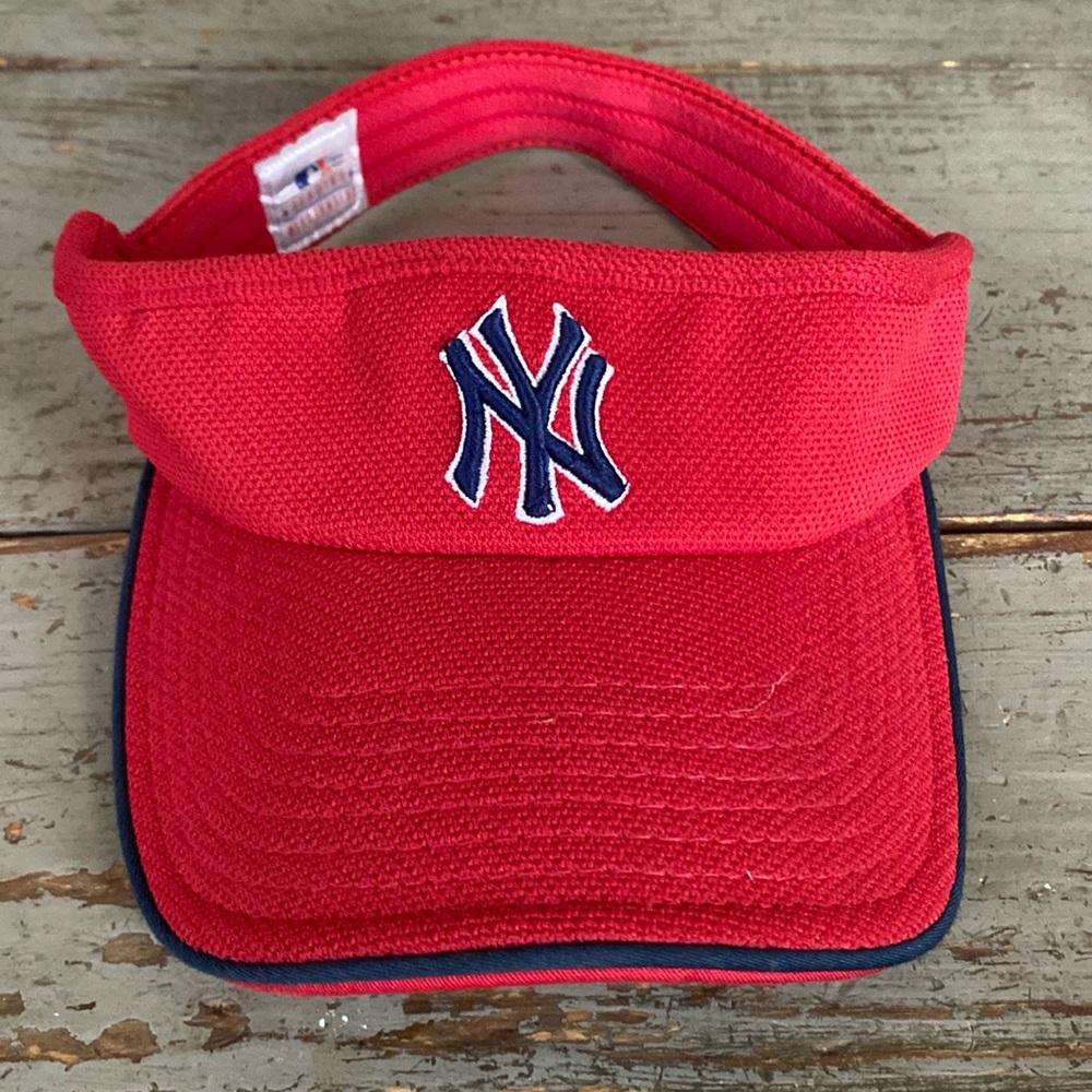 Genuine Nike MLB New York Yankees visor